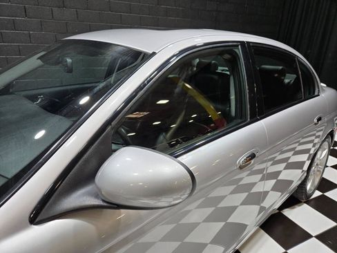 Used 2005 Jaguar S-TYPE R RWD image 17