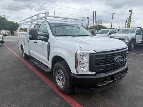 New 2026 Ford F250 XL RWD image 4