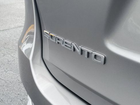 Used 2019 Kia Sorento EX image 28