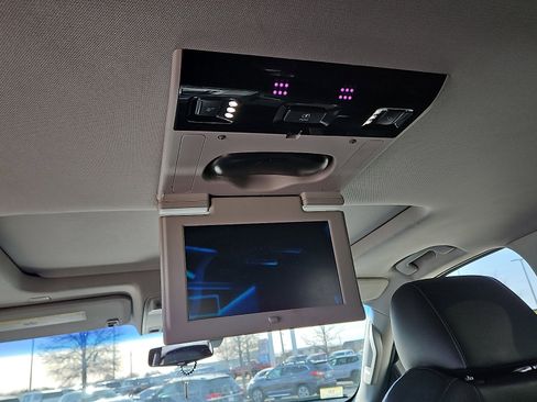 Used 2019 Cadillac Escalade Premium Luxury w/ LPO, Radiant Package image 10