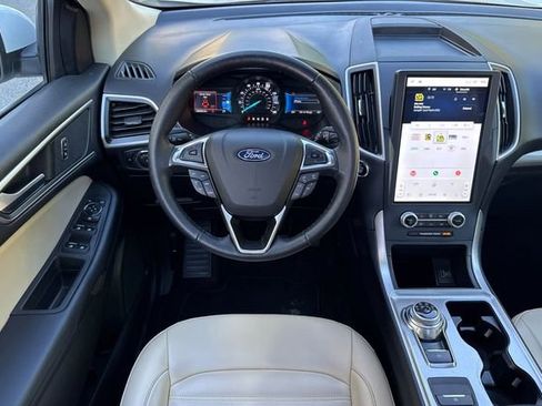 Used 2023 Ford Edge SEL w/ Convenience Package image 16