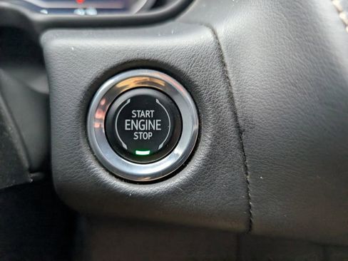 Used 2023 Chevrolet Suburban Premier image 19