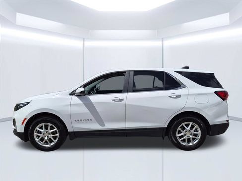 Used 2022 Chevrolet Equinox LT FWD image 2