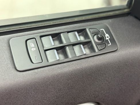 Used 2016 Land Rover Discovery Sport HSE AWD/4WD image 22