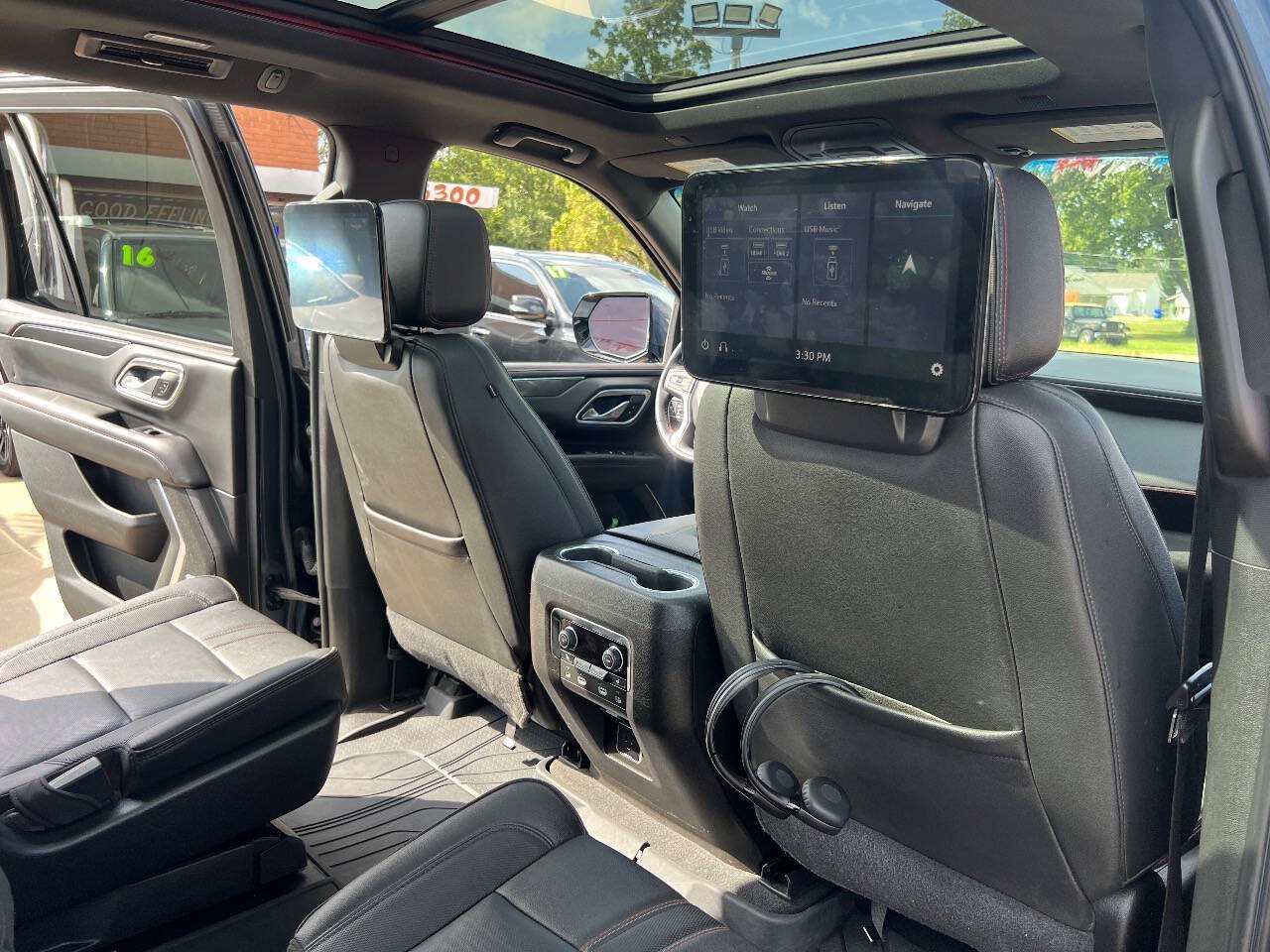 Used 2021 Chevrolet Tahoe RST w/ Luxury Package AWD/4WD image 32