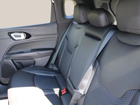 New 2026 Jeep Compass Latitude image 14