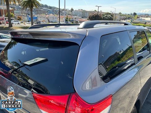 Used 2014 Toyota Sienna XLE image 85