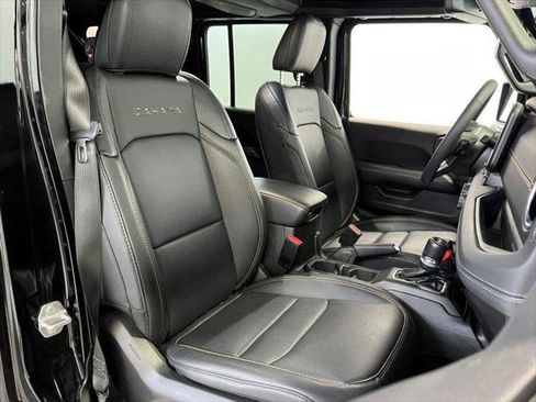 Certified 2024 Jeep Wrangler Sahara w/ Technology Group image 13