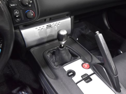 Used 2004 Honda S2000 image 26
