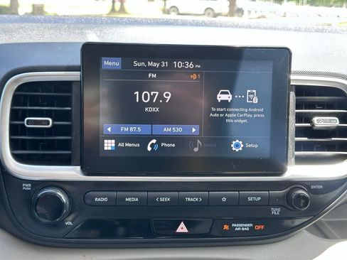 Used 2022 Hyundai Venue SEL FWD image 29