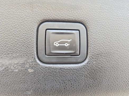 Used 2019 Chevrolet Blazer Premier w/ Driver Confidence II Package AWD/4WD image 13