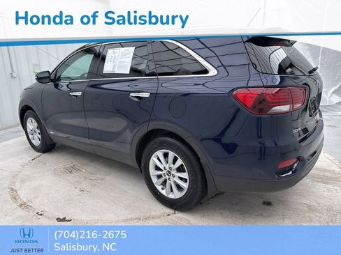 Used 2020 Kia Sorento LX w/ LX I4 Convenience Package image 5