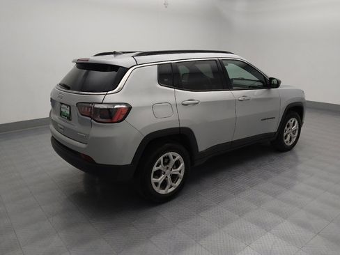 Used 2024 Jeep Compass Latitude image 10