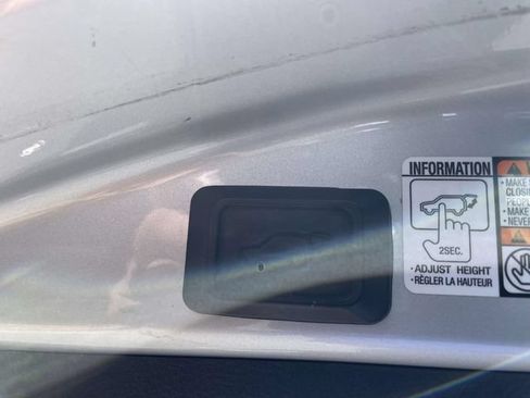 Used 2015 Toyota RAV4 Limited AWD/4WD image 10