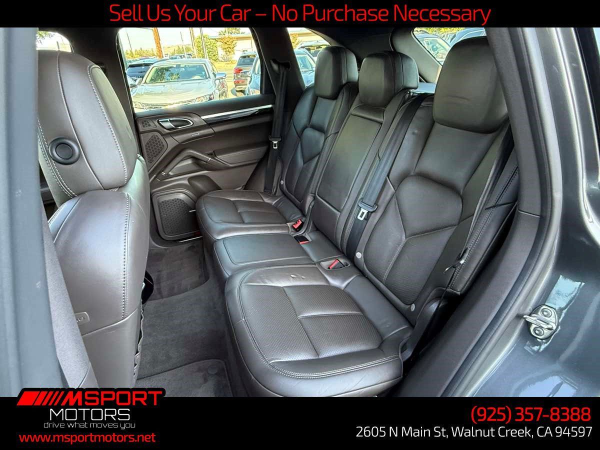 Used 2016 Porsche Cayenne AWD/4WD image 12