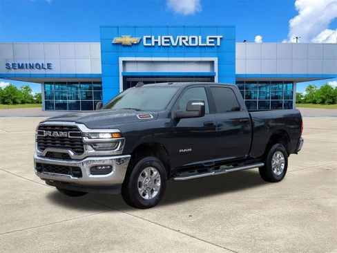 Used 2026 RAM 2500 Big Horn AWD/4WD image 2