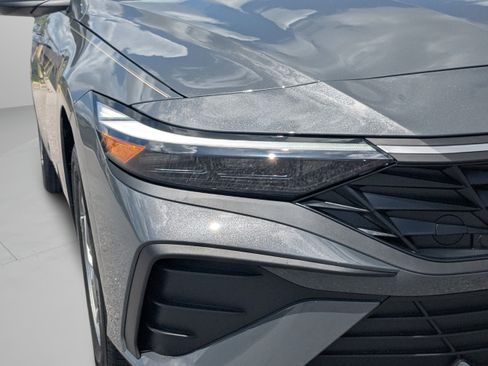 New 2026 Hyundai Elantra SE FWD image 11