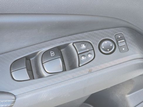 Used 2025 Nissan Altima 2.5 SV image 21