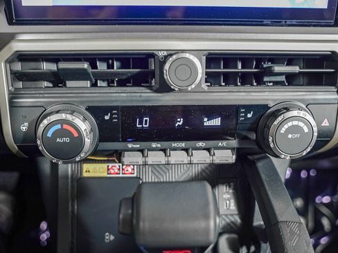 Used 2025 Toyota Tacoma TRD Off-Road w/ TRD Off Road Upgrade Package AWD/4WD image 22