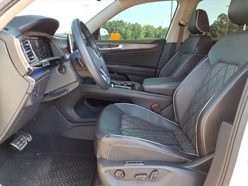 Used 2024 Volkswagen Atlas SEL Premium R-Line AWD/4WD image 3