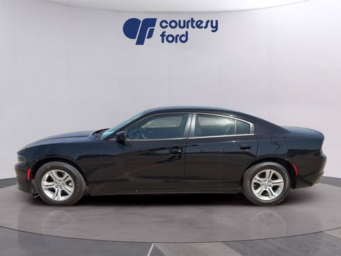 Used 2023 Dodge Charger SXT RWD image 4