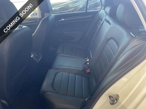 Used 2017 Volkswagen Golf 4-Door FWD image 12
