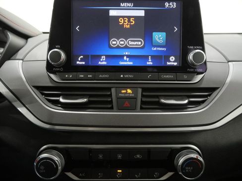 Used 2024 Nissan Altima 2.5 SR FWD image 19