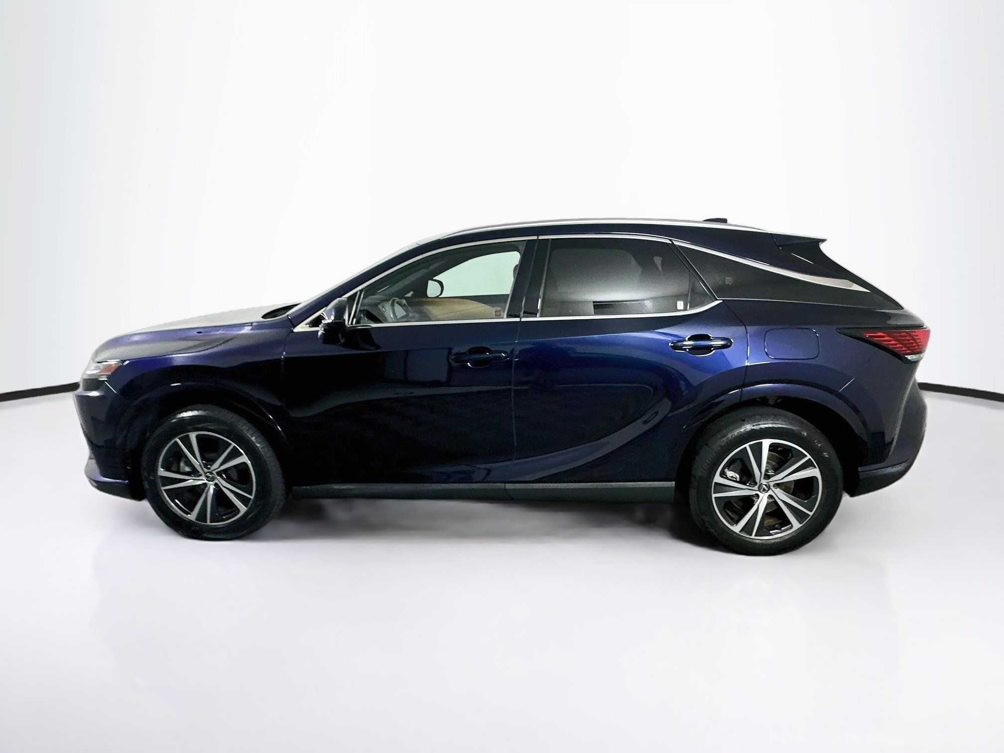 Used 2024 Lexus RX 350 Premium w/ Accessory Package (Z1) FWD image 4