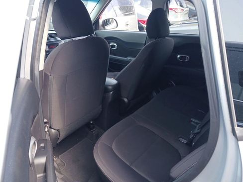 Used 2016 Kia Soul FWD image 9