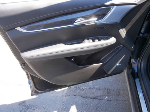 Used 2024 Cadillac XT6 Sport w/ LPO, Floor Liner Package AWD/4WD image 13