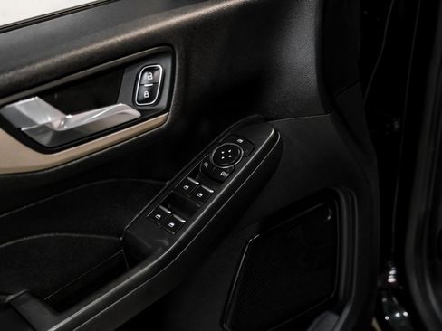 Used 2021 Ford Escape SEL image 37