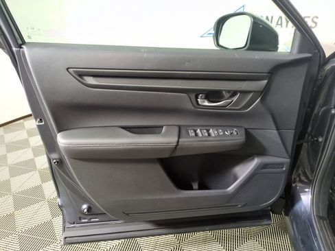 Used 2025 Honda CR-V EX image 10