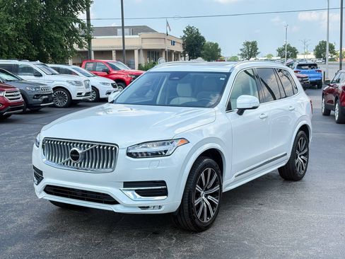 Used 2025 Volvo XC90 B5 Core AWD/4WD image 5