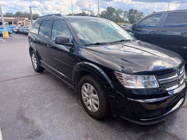 Used 2017 Dodge Journey SE FWD image 2