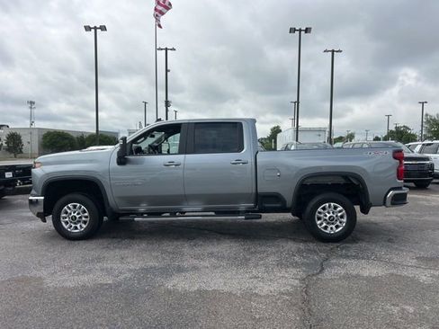 Used 2025 Chevrolet Silverado 2500 LT w/ Convenience Package AWD/4WD image 6