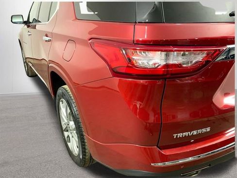 Used 2020 Chevrolet Traverse Premier image 32