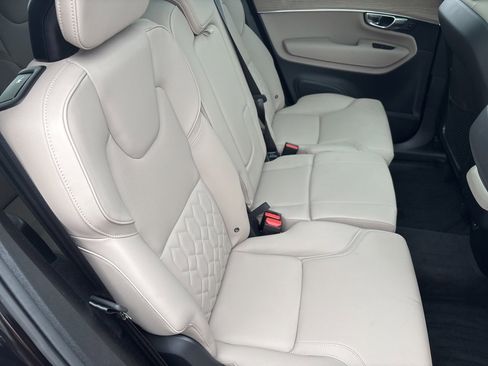 Certified 2025 Volvo XC90 B6 Plus image 46