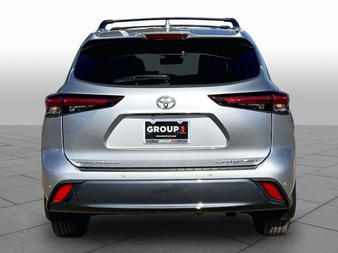 Used 2025 Toyota Highlander Limited AWD/4WD image 5