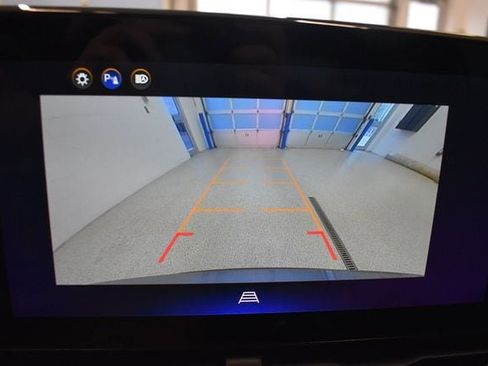 Used 2025 Chevrolet Equinox LT image 8