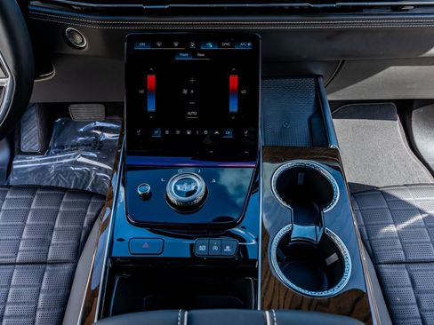 Used 2025 Cadillac Escalade Sport Platinum AWD/4WD image 28