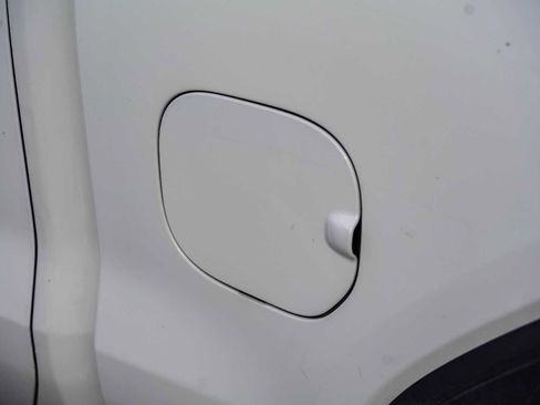 Used 2024 GMC Sierra 1500 SLT image 12