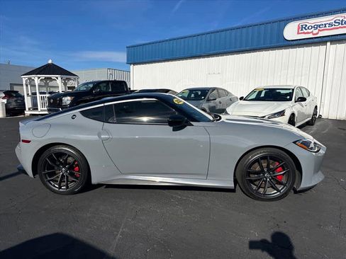 Used 2023 Nissan Z Performance w/ Floor Mat Package (L93) image 2