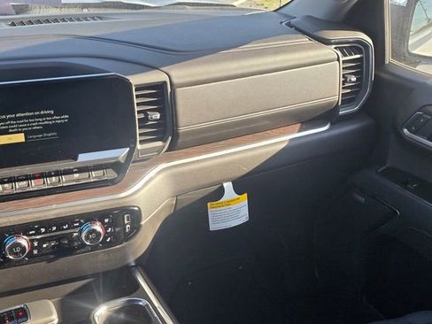 New 2026 GMC Sierra 1500 SLT image 16