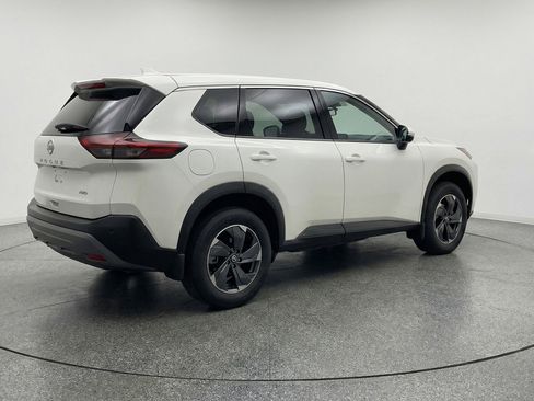Used 2025 Nissan Rogue SV AWD/4WD image 9
