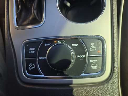 Used 2019 Jeep Grand Cherokee Overland image 28