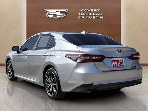 Used 2022 Toyota Camry XLE w/ Cold Weather Package FWD image 3