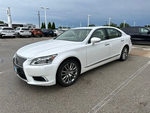 Used 2017 Lexus LS 460 L RWD image 2