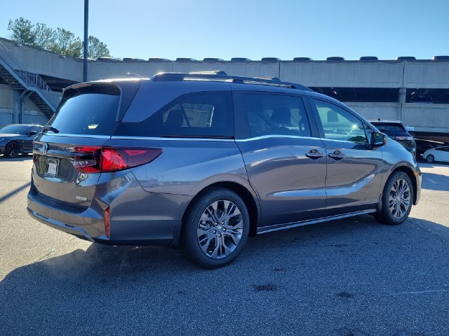 New 2027 Honda Odyssey Touring image 4