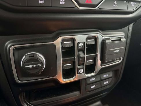 Used 2022 Jeep Wrangler Unlimited Sport image 21