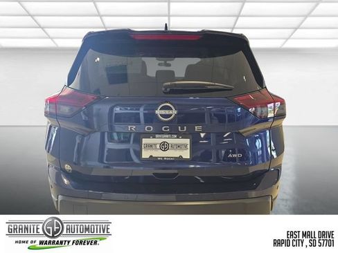 Used 2026 Nissan Rogue SV AWD/4WD image 5